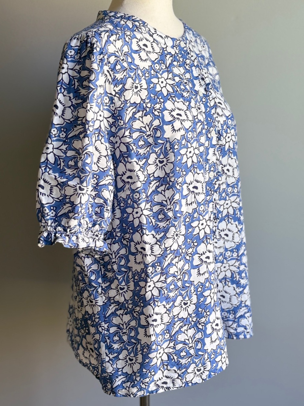 J. Crew Factory Linen Blend Blue and White Floral Puff Sleeve Blouse - Picture 4 of 7